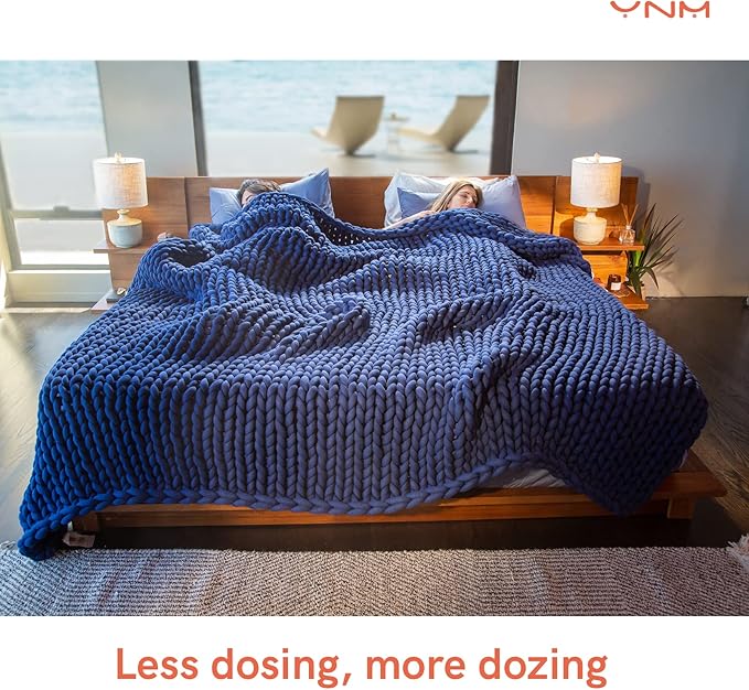 YnM Velvet Weighted Blanket, Handmade Chunky Knitted Design, Soft and Cozy, Temperature Regulating and Breathable, Machine Washable Throw for Sleep or Home Decor (Blue, 50x60 Inch, 10lbs)