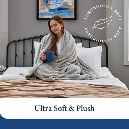 Cosy House Collection Everyday 1500 Series Fleece Blanket - Master Bedroom Essentials - All Season, Stays Fresh & Clean - Soft, Breathable & Skin-Friendly (King/Cal King, White)