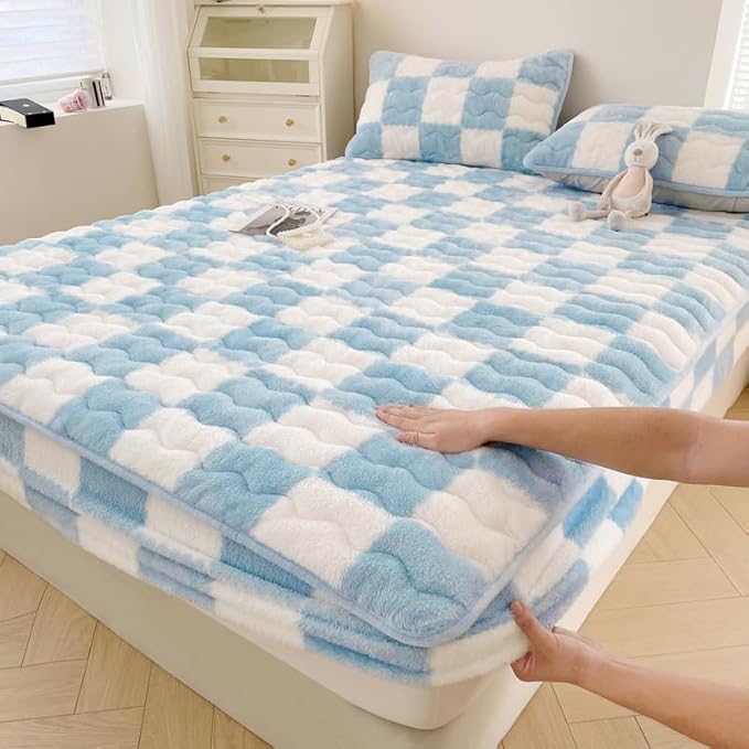 Milk Velvet Checkered Mattress Cover, Cow Flannel Fitted Sheet, Milk Velvet Bedding Sheets, Ultra Soft Fluffy Non-Slip Protective Cover for Bed Mattress (Light Blue,70.8 * 78.7IN)