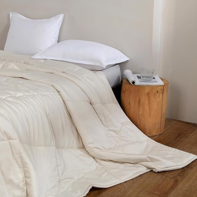 NATUREFIELD Lightweight Bamboo Quilt Queen Size – Cooling Summer Comforter Only, Rayon from Bamboo Cover, Breathable Box Stitch Spring Bedding with 200g Fill (125 GSM), 90x90 Inch, Beige