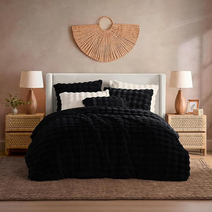 YnM Ultra-Soft Weighted Blanket, Fluffy Bubble Cuddle Heavy Bed Blanket, Plush Faux Fur Big Comforter, Soft & Warm Home Decor Piece (Black, 90''x90'' 15lbs, Full/Queen)