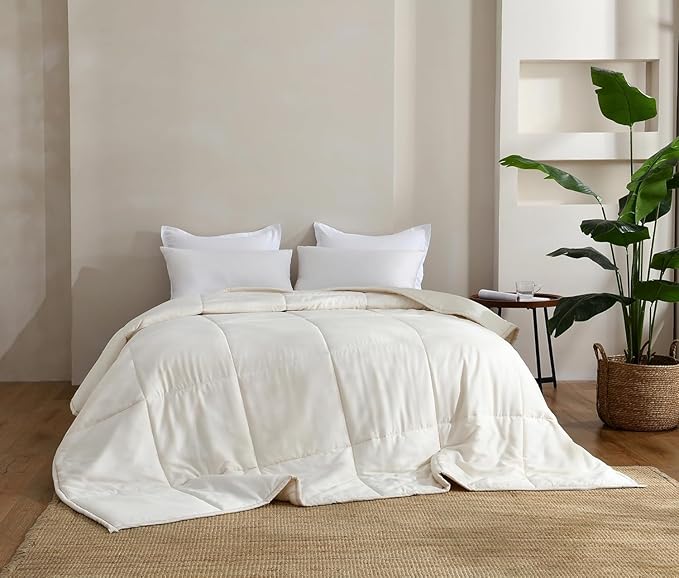 NATUREFIELD Lightweight Bamboo Quilt Queen Size – Cooling Summer Comforter Only, Rayon from Bamboo Cover, Breathable Box Stitch Spring Bedding with 200g Fill (125 GSM), 90x90 Inch, Beige
