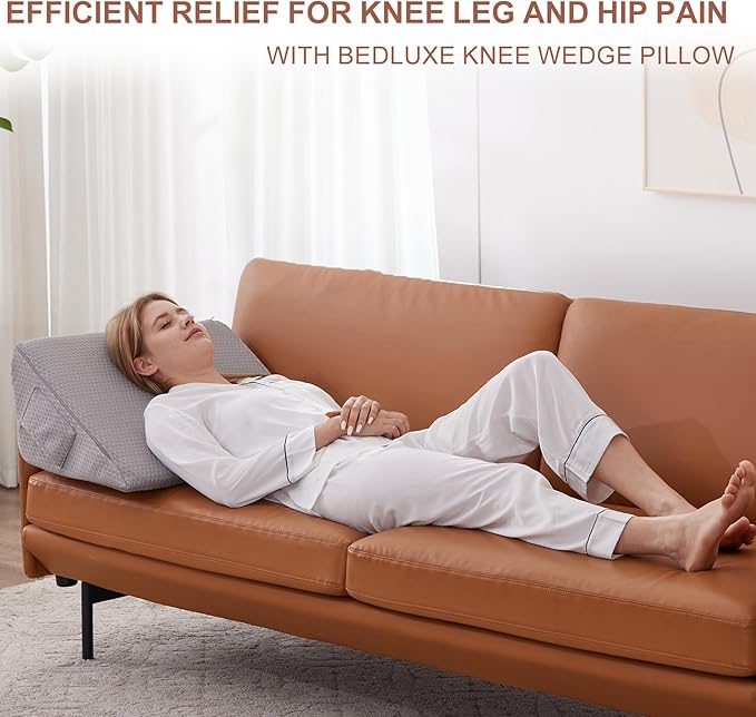 Knee Wedge Pillow, Memory Foam Leg Pillow Bed Wedge for Sleeping, Post Surgery Triangle Pillow Wedge for Knee Support, Leg Elevation, Knees Hip Back Pain Relief (23.6" x 26" x 10", Extra Large, Grey)