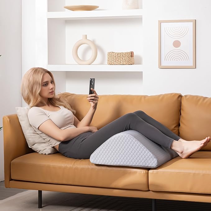 Knee Wedge Pillow for Post-Surgery Recovery-Leg Elevation Support for Sleep Position, Alleviating Lower Back & Hip Pain Enhancing Circulation in Ankles Legs Triangle Pillow with Removable Cover