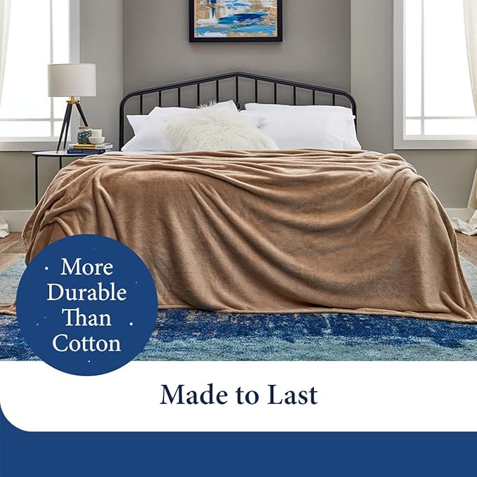 Cosy House Collection Everyday 1500 Series Fleece Blanket - Master Bedroom Essentials - All Season, Stays Fresh & Clean - Soft, Breathable & Skin-Friendly (King/Cal King, White)