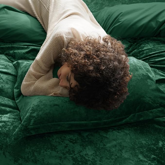 PHF Truly Velvet Pillowcases Standard Size, No Insert, 2 Pack Ultra Soft Breathable Pillow Shams Covers with Envelope Closure, 20" X 26" Luxury Cozy Warm Fuzzy Flannel, Emerald Green