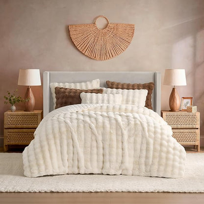 YnM Ultra-Soft Weighted Blanket, Fluffy Bubble Cuddle Heavy Bed Blanket, Plush Faux Fur Big Comforter, Soft & Warm Home Decor Piece (Cream, 90''x90'' 20lbs, Full/Queen)