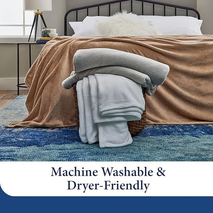 Cosy House Collection Everyday 1500 Series Fleece Blanket - Master Bedroom Essentials - All Season, Stays Fresh & Clean - Soft, Breathable & Skin-Friendly (King/Cal King, White)