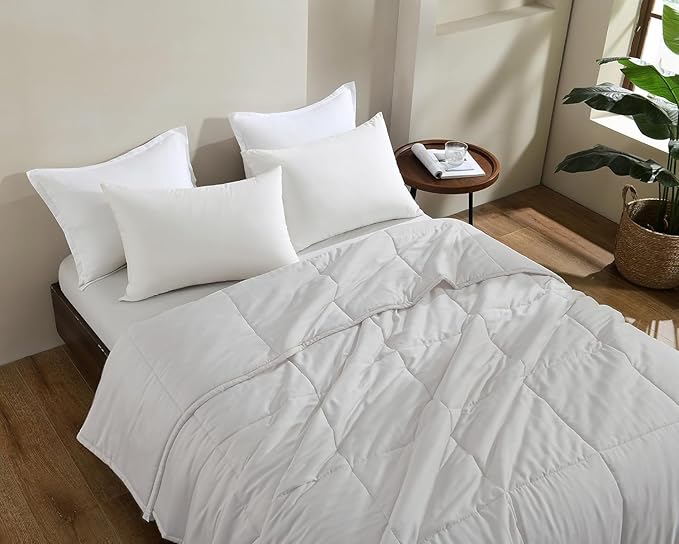NATUREFIELD Lightweight Bamboo Quilt King Size – Cooling Summer Comforter Only, Rayon from Bamboo Cover, Breathable Box Stitch Spring Bedding with 200g Fill (125 GSM), 106x90 Inch, White