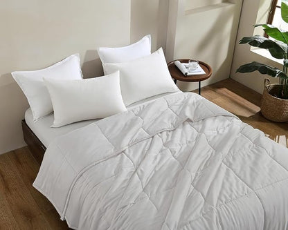 NATUREFIELD Lightweight Bamboo Quilt King Size – Cooling Summer Comforter Only, Rayon from Bamboo Cover, Breathable Box Stitch Spring Bedding with 200g Fill (125 GSM), 106x90 Inch, White