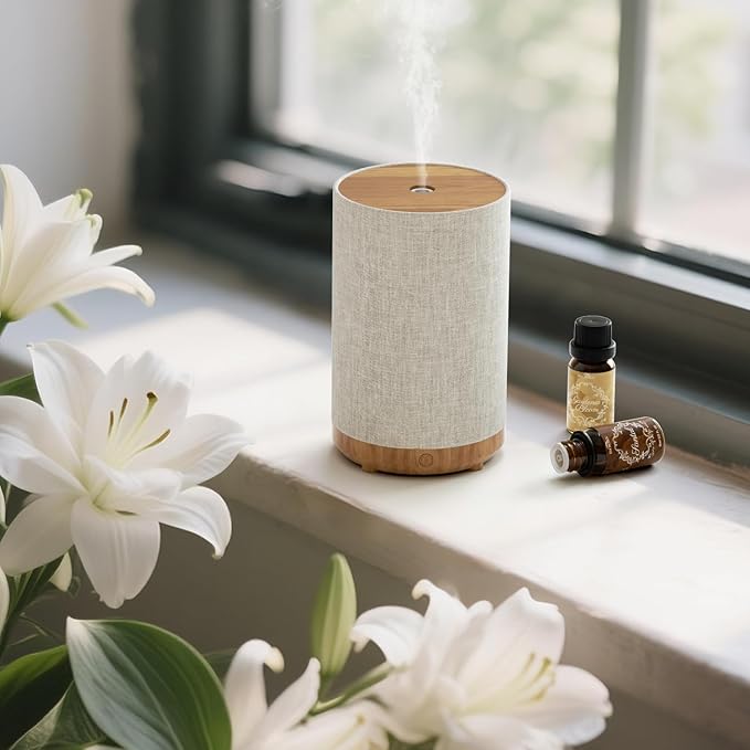 Essential Oil Diffuser with Fabric Cover, Small Portable Aroma Diffuser 120ml, Ultrasonic Aromatherapy Oil Diffuser with 8 Colors LED, Auto Shut-Off Function, Mini Humidifier for Bedroom Home