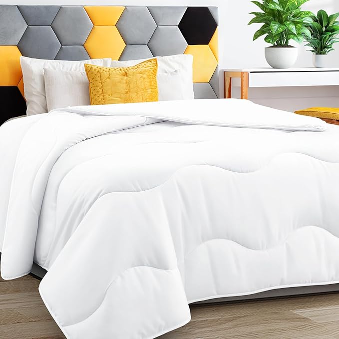 Lightweight Comforter Cooling White, All Season Duvet Insert Breathable Full Size Summer Bedding, Soft Microfiber Cool Down Alternative Quilt with Corner Tabs, 82x86 inch