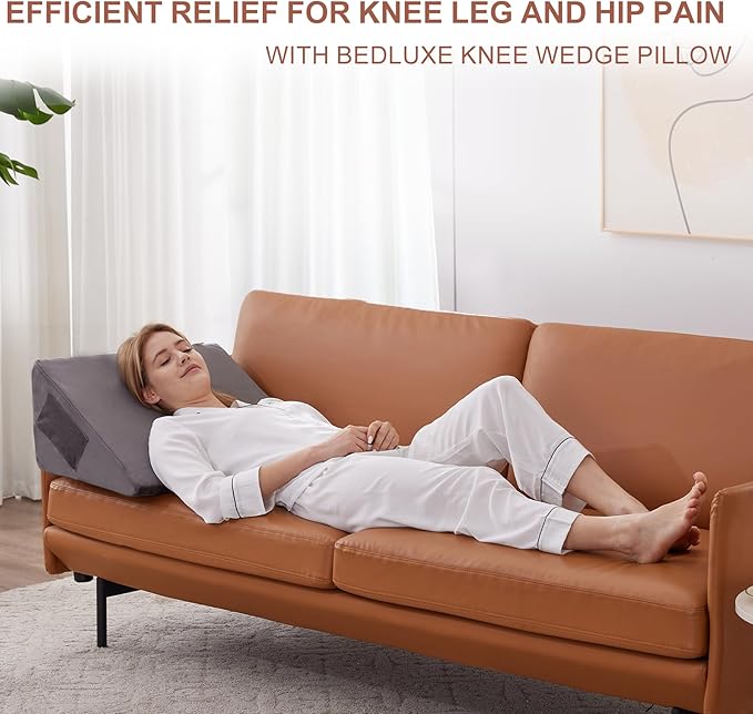 Knee Wedge Pillow, Memory Foam Leg Pillow Bed Wedge for Sleeping, Post Surgery Triangle Pillow for Knee Support, Leg Elevation, Knees Hip Back Pain Relief (23.6" x 23" x 7.9", Large Size, Short Plush)