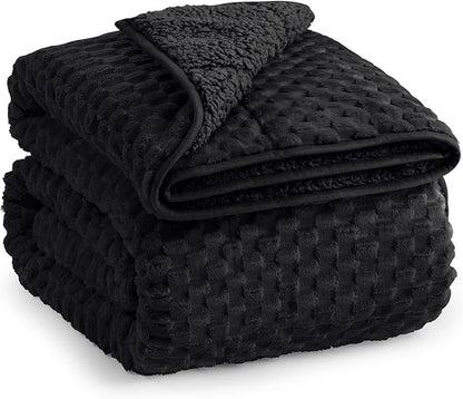 Super Soft Luxury Fleece Sherpa Weighted Blanket 15 lbs for Adults, Turtle Shell Fluffy Cozy Warm Twin Weighted Throw for Winter, Ceramic Beads Washable Heavy Blankets for Couch Bed, Black, 48" x 72"