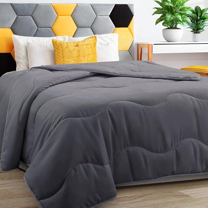 Lightweight Comforter Cooling Grey, All Season Duvet Insert Breathable King Size Summer Bedding, Soft Microfiber Cool Down Alternative Quilt with Corner Tabs, 102x90 inch