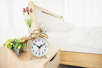 Westclox Big Ben Twin Bell Alarm Clock | Loud Alarm Clock for Heavy Sleepers | Battery Operated Clock with Backlight for Bedside Table, Bedroom, Kids Room, Desk (Gold, 4")