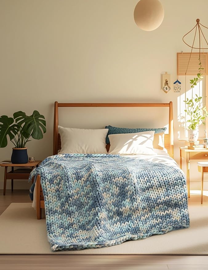 YnM Weighted Blanket, Handmade Chunky Knitted Design, Soft and Cozy, Temperature Regulating and Breathable, Machine Washable Throw for Sleep or Home Decor (Light Blue Tie-Dyed, 60x80 Inch, 15lbs)