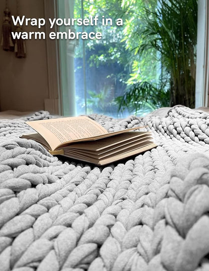 YnM Cotton Weighted Blanket, Handmade Chunky Knitted Design, Soft and Cozy, Temperature Regulating and Breathable, Machine Washable Throw for Sleep or Home Decor (Pine Green, 60x80 Inch, 25lbs)