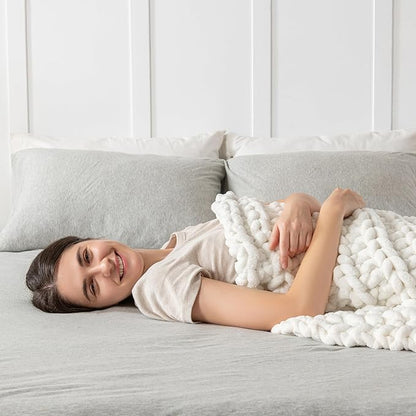 Maetoow Handmade 20 lb Soft Knitted Weighted Blanket, 60 x 80 in Breathable Chunky Knit Gravity Blanket Throw, Home Decor for Sofa Couch Bed, Cream