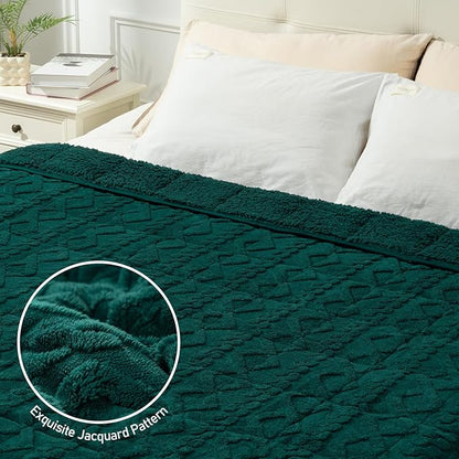 Wemore Weighted Blanket for Adults Twin Size 15 lbs, Dual Sided Soft Fuzzy Jacquard Sherpa Weighted Blankets for Sleeping, Cozy Fluffy Knitted Heavy Blanket for Couch Bed, Green, 48 x 72 inches