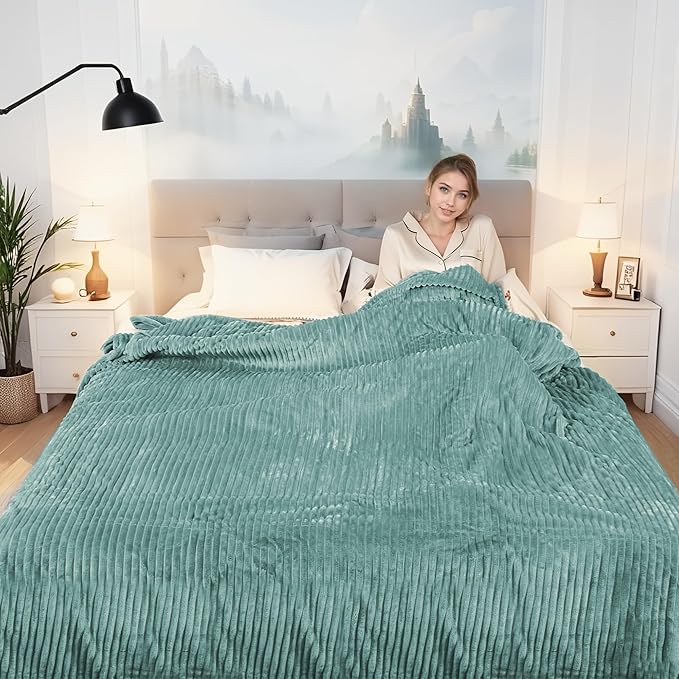 Electric Heated Blanket Twin Size 62"x84" with Cozy Flannel, 6 Heat Settings & 10 Hours Auto Off, Soft & Cozy Warming Throw for Home, Office, or Bed, Machine Washable, Bean Green