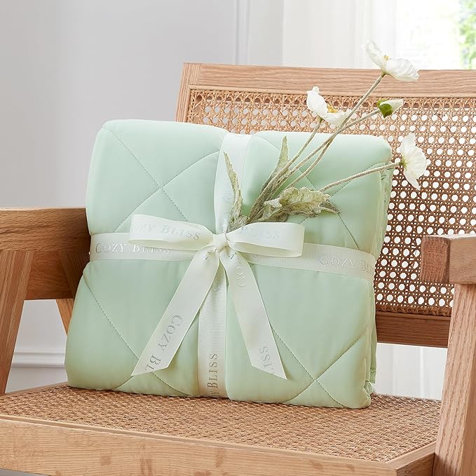 Cozy Bliss Cooling Blanket for Hot Sleepers King Size, Q-Max 0.45 Cooling Comfort, Cold Blankets for Night Sweats Sleeping, Ultra-Cool Lightweight Breathable Summer Blanket for Bed, Mint Green
