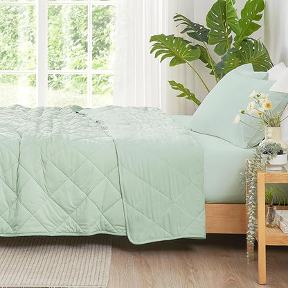Cozy Bliss Cooling Blanket for Hot Sleepers King Size, Q-Max 0.45 Cooling Comfort, Cold Blankets for Night Sweats Sleeping, Ultra-Cool Lightweight Breathable Summer Blanket for Bed, Mint Green