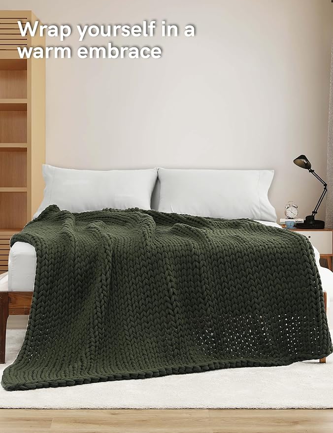 YnM Cotton Weighted Blanket, Handmade Chunky Knitted Design, Soft and Cozy, Temperature Regulating and Breathable, Machine Washable Throw for Sleep or Home Decor (Pine Green, 48x72 Inch, 20lbs)