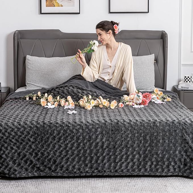 WOOMER Heated Blanket Full Size 77" x 84", Electric Blanket with a Control, 0.5-12 Hours Timer & 10 Heating Levels, ETL Certified, Dark Grey Roses Patterns Faux Fur & Sherpa, Machine Washable