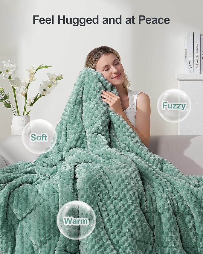 Super Soft Luxury Fleece Sherpa 20 lbs Weighted Blanket for Adults, Turtle Shell Fluffy Cozy Warm Weighted Throw for Winter, Ceramic Beads Washable Heavy Blankets for Couch Bed, Sage Green, 60" x 80"