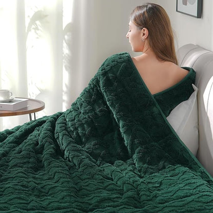 Drewin Weighted Blanket for Adults Queen Size 15 lbs, Soft Fuzzy Jacquard Sherpa Weighted Blankets for Sleeping, Cozy Sofa Bed Blanket for Winter, Dark Green, 60 x 80 inches