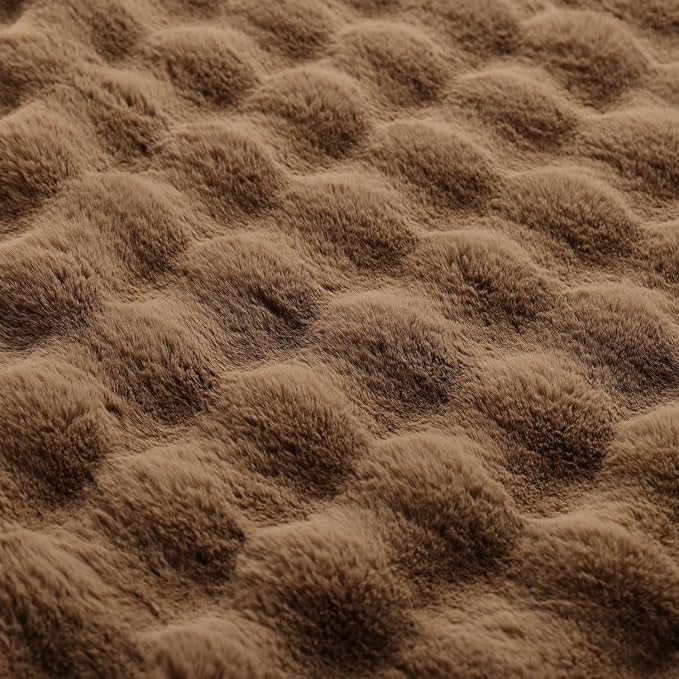 YnM Ultra-Soft Weighted Blanket, Fluffy Bubble Cuddle Heavy Bed Blanket, Plush Faux Fur Big Comforter, Soft & Warm Home Decor Piece (Brown, 90''x90'' 20lbs, Full/Queen)