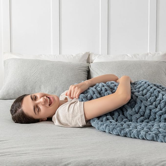 Maetoow Handmade 20 lb Soft Knitted Weighted Blanket, 60 x 80 in Breathable Chunky Knit Gravity Blanket Throw, Home Decor for Sofa Couch Bed, Airy Blue