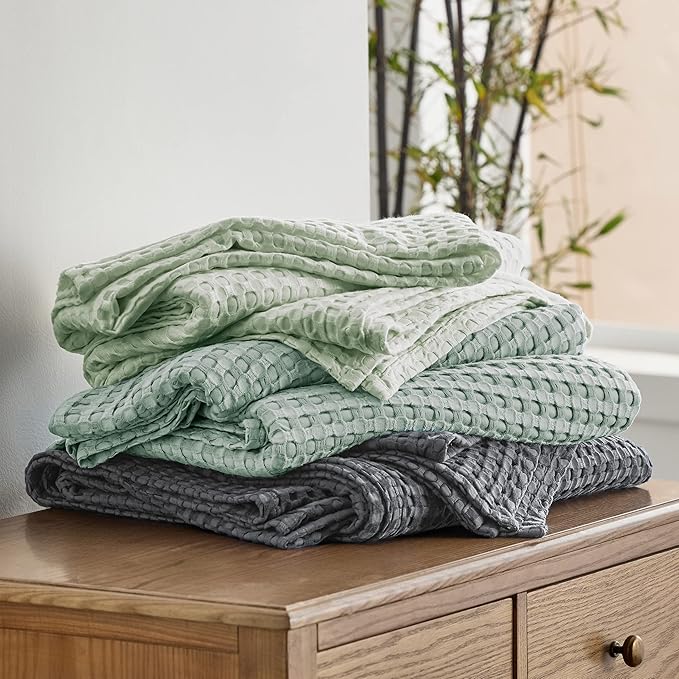 Bedsure Cooling Cotton Waffle Queen Size Blanket - Lightweight Breathable Blanket of Rayon Derived from Bamboo for Hot Sleepers, Luxury Throws for Bed, Couch and Sofa, Dark Grey, 90x90 Inches